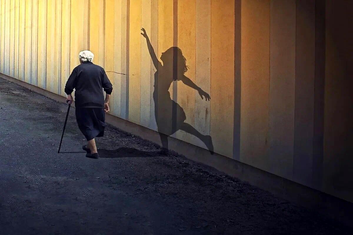 Истлела в пальцах легкость бытия