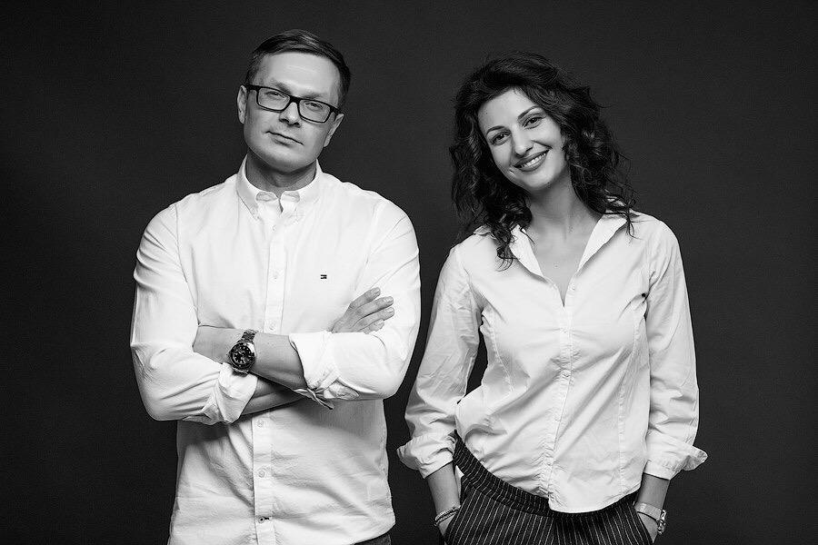 Я не люблю с чужими объятий