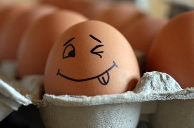 Пустой стакан я из под крана наполняю