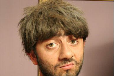 Пилил батон, то плакал, то смеялся