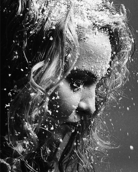 Двадцать ноль две...