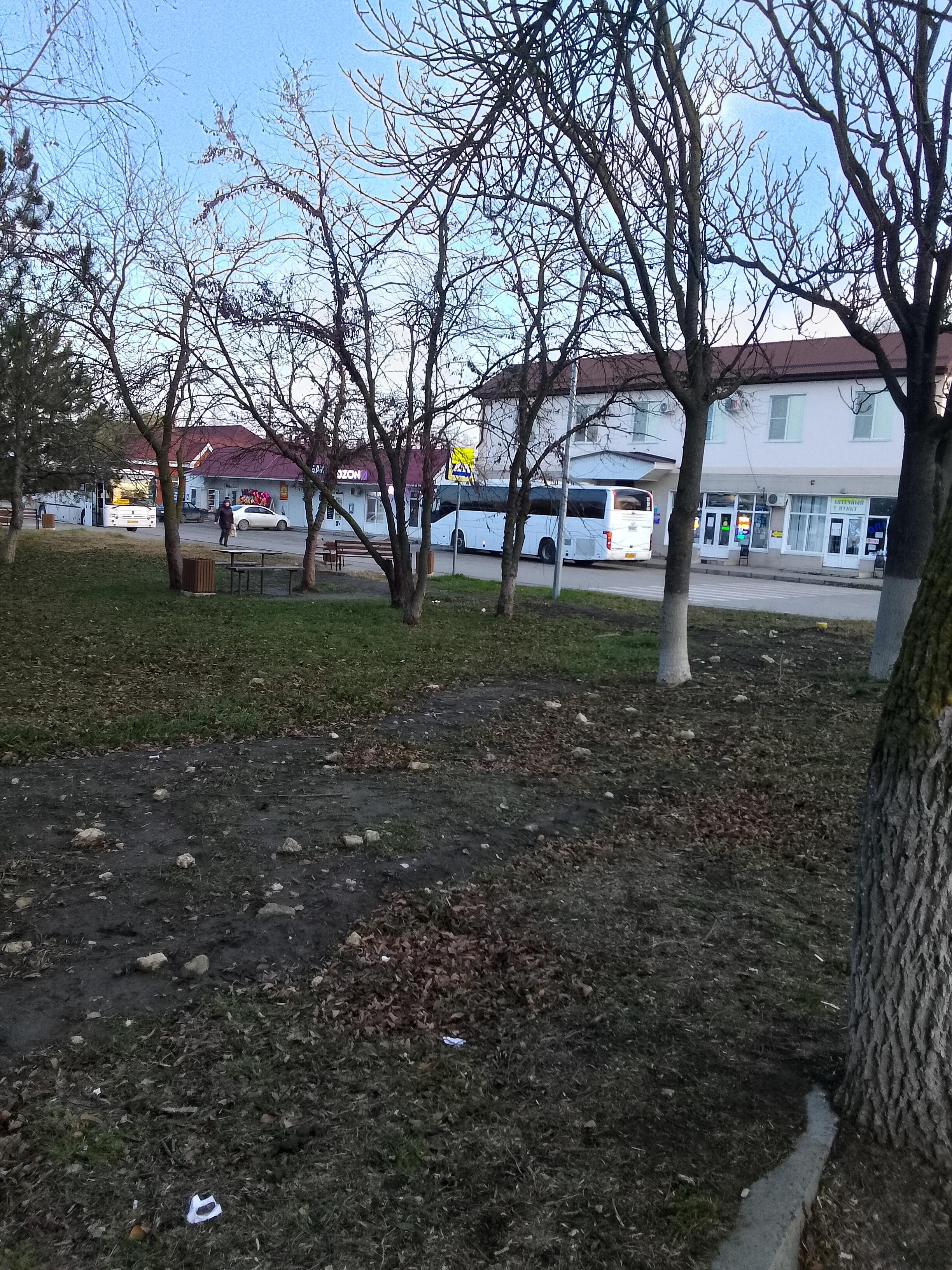 Не люблю я уезжать и провожать... 