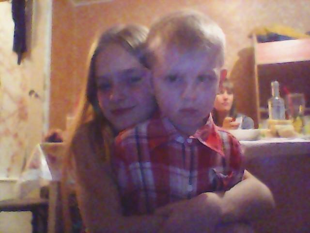 ---О счастье птаха вопрошала---