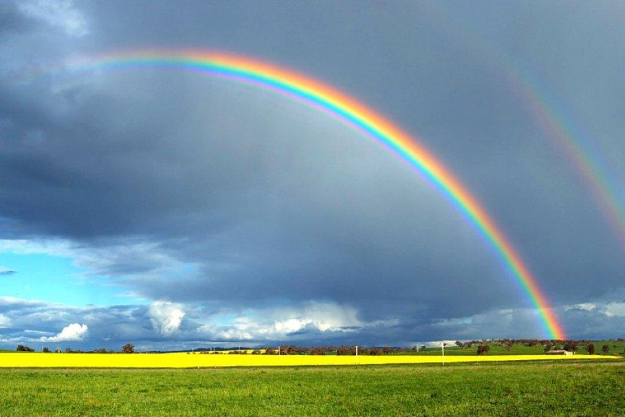 По сугробам белых облаков...
