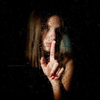 Распустил серебряные струны