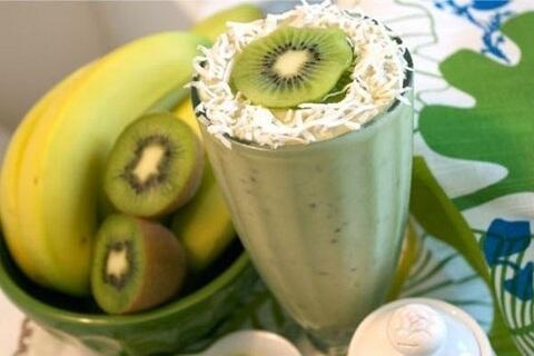 УЛЫБАЕТСЯ ИЮЛЬ