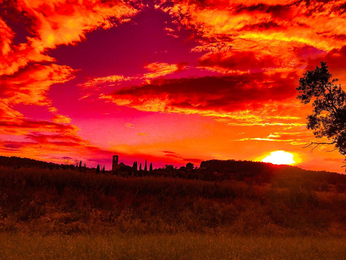 ЗАКАТ НЕ ЗРЯ КРАСНЕЛ