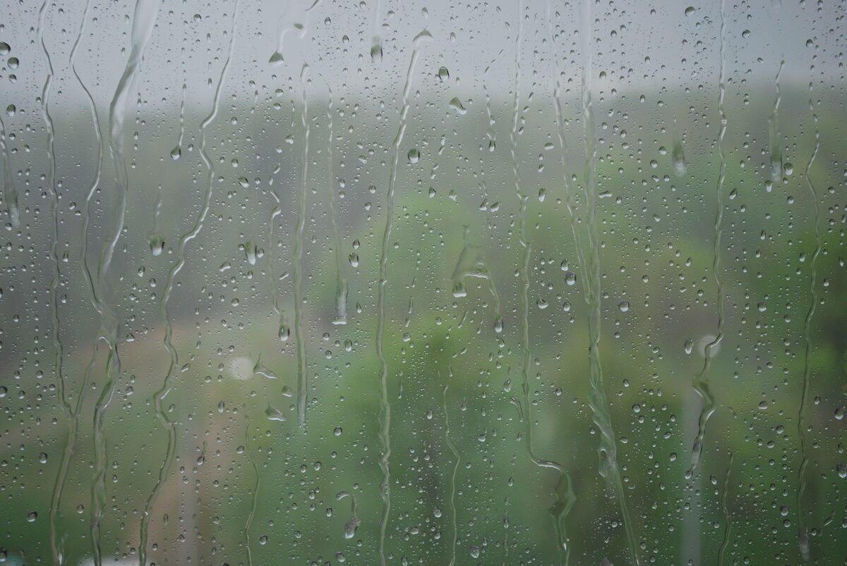 Дождик на стекле... (Хокку)...
