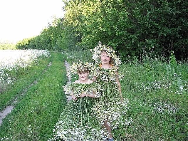 Платье из ромашек...