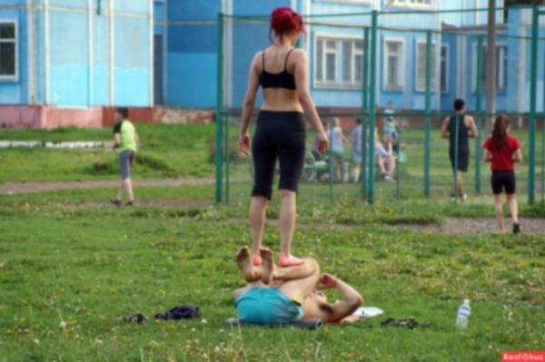 Она его не просто подавляла