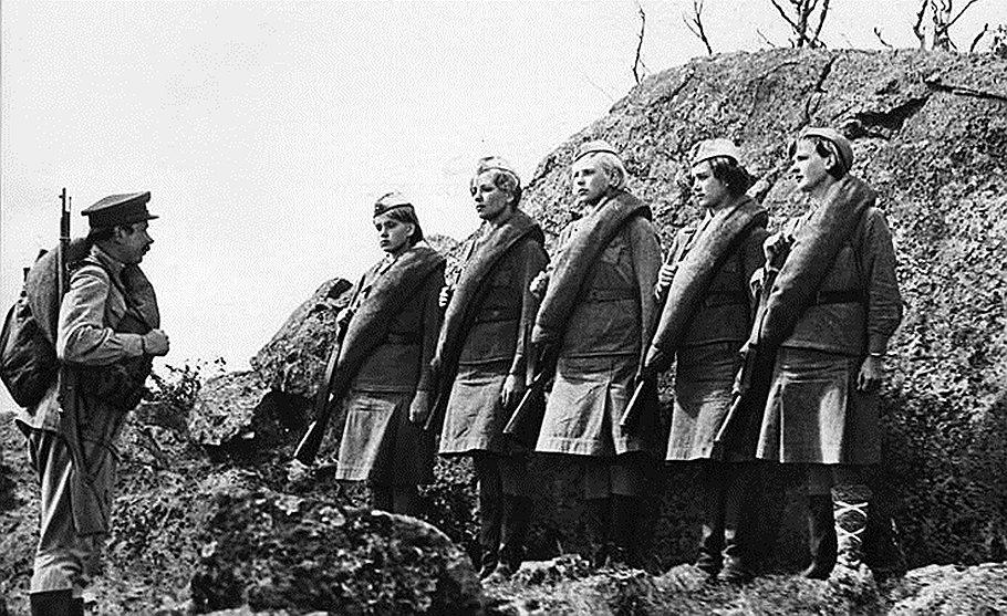 Защитники Отечества………………………….