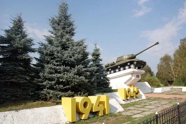 Синеет небо над ночной Москвой...