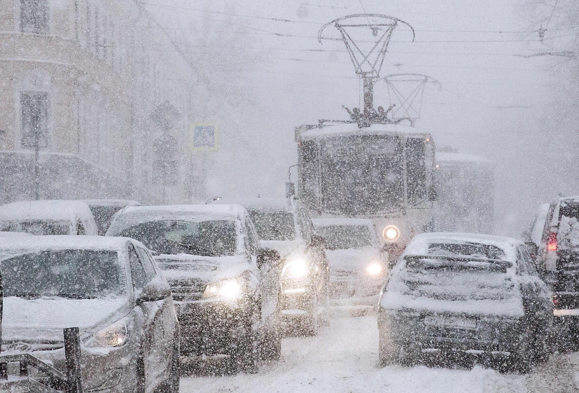 НОВОГОДНЯЯ МЕТЕЛЬ