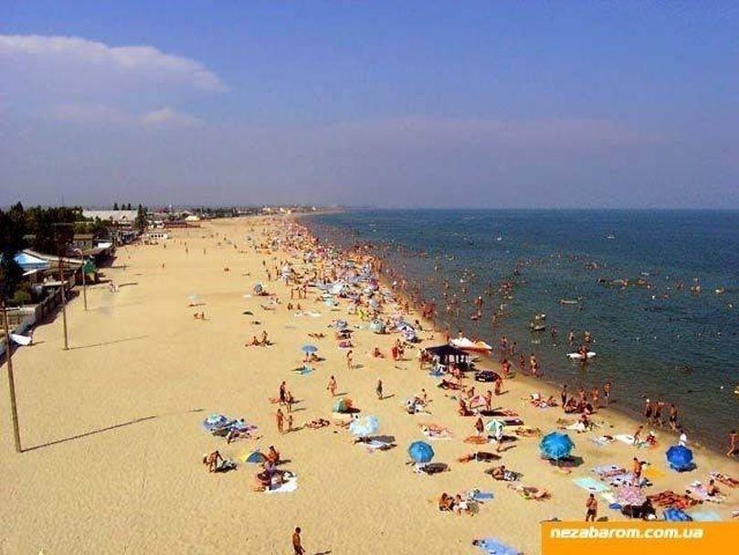 ПО МОРСКОМУ ПЛЯЖУ