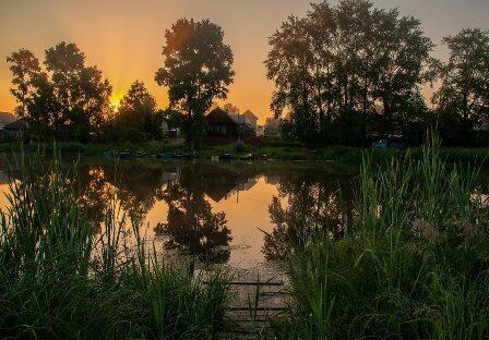 8-22 ЗАГЛЯНУЛ ТИХИЙ ВЕЧЕР В ОКОШКО... (На стих Виктора Шамонина-Версенева "Я вижу, как тихий вечер...")