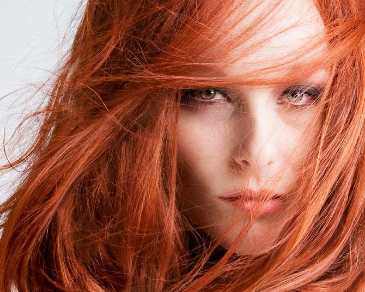 Картинки рыжего цвета. Рыжий цвет Тициан. Рыжеволосая модель Лесли Аллен. Медный Тициан цвет волос. Тициан рыжий цвет волос.