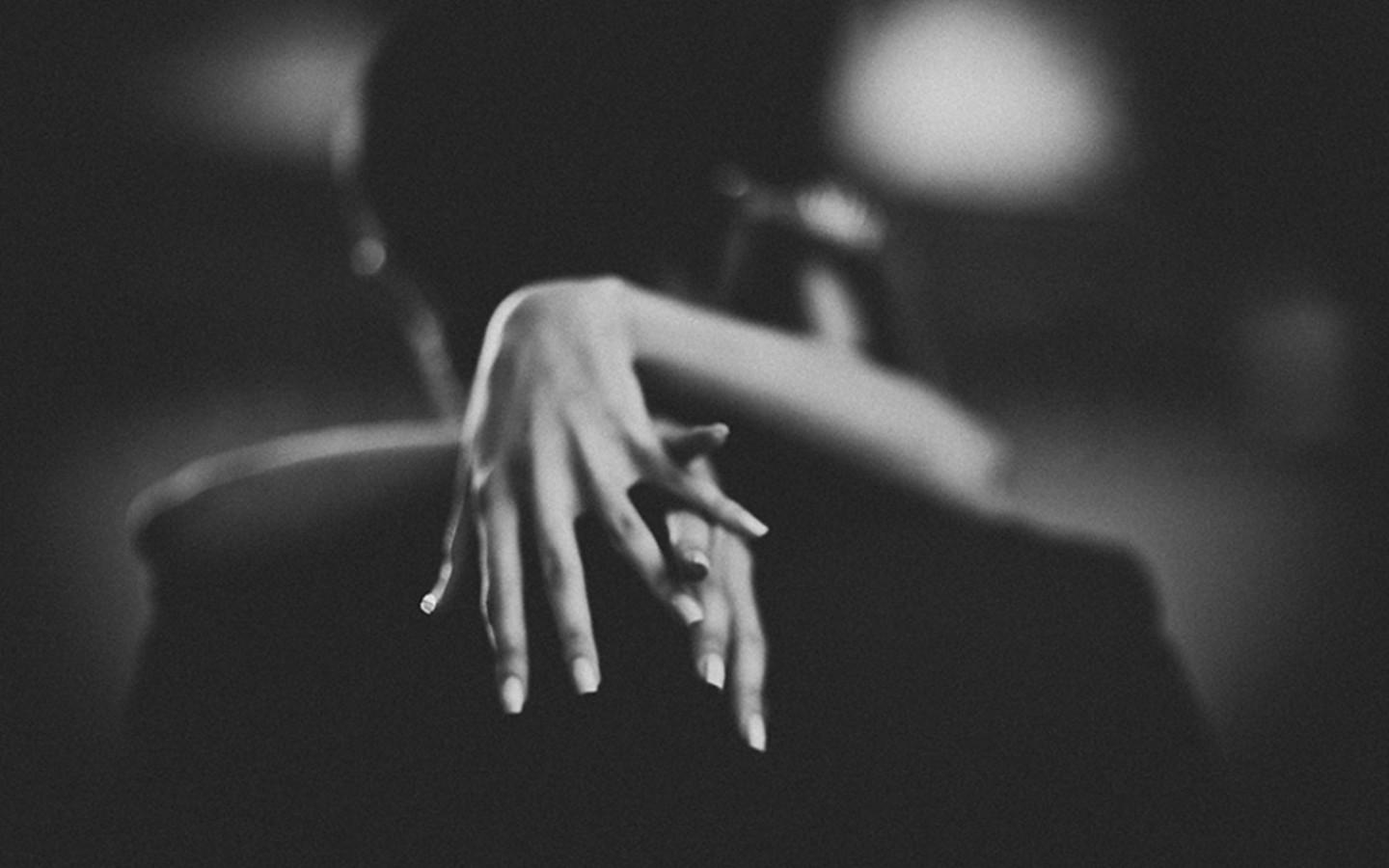 Посмотри мне в глаза, посмотри,