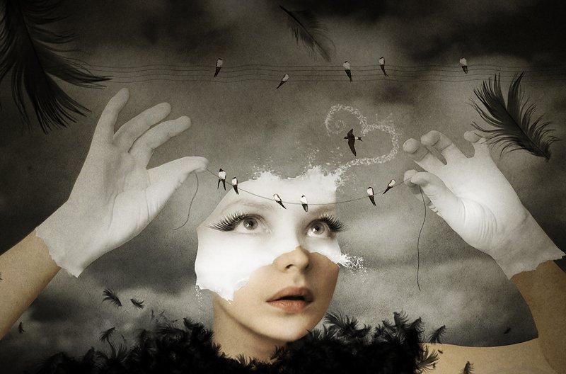 Странная девица