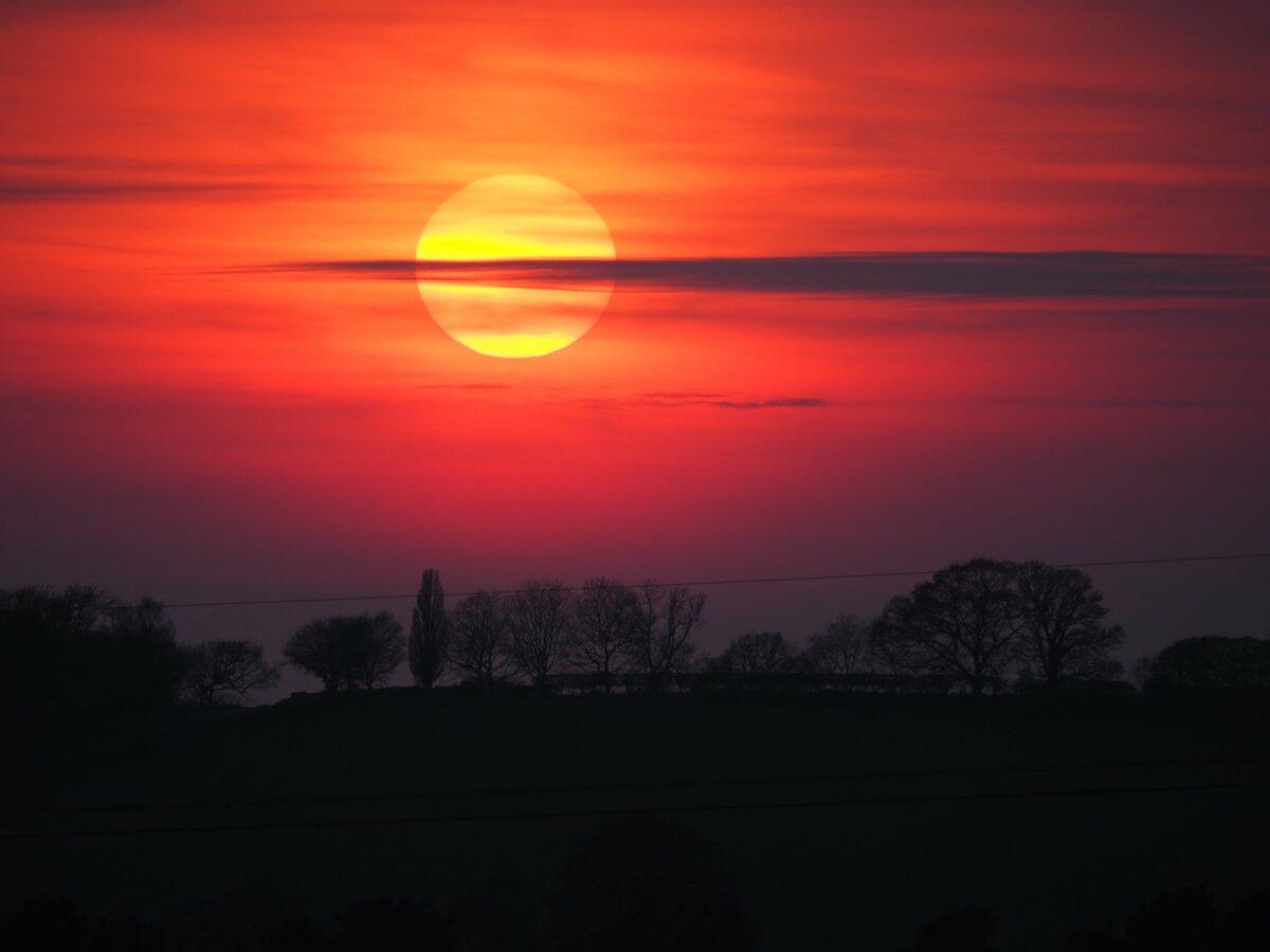Соком вишни прольётся закат