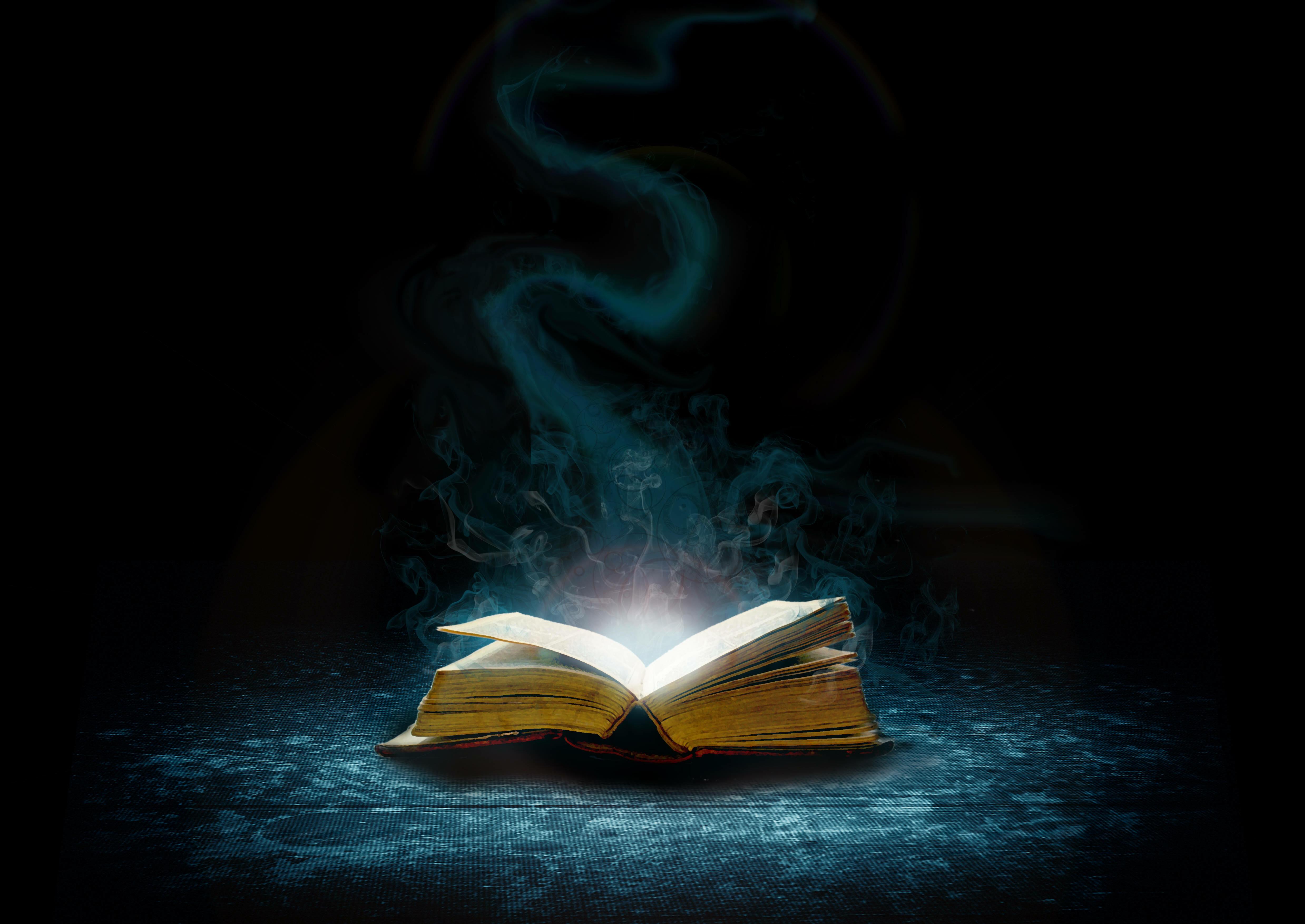 Аватарка книги. Волшебная книга. Книга волшебства. Книги на темном фоне. Книга на черном фоне.