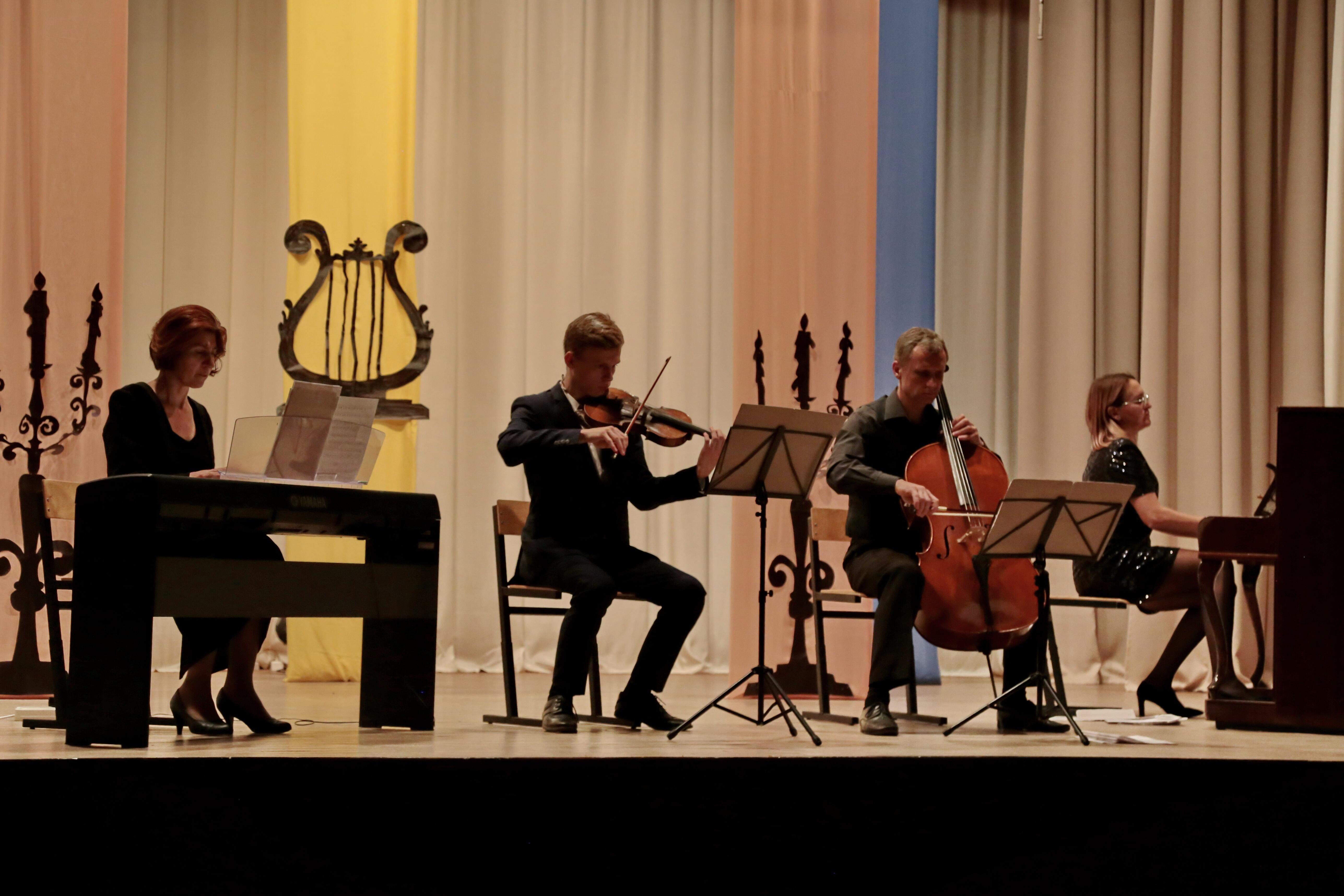 С Международным праздником!